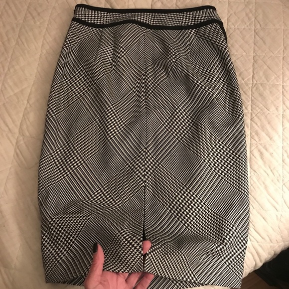 ♠️White House Black Market Skirt - Picture 6 of 8